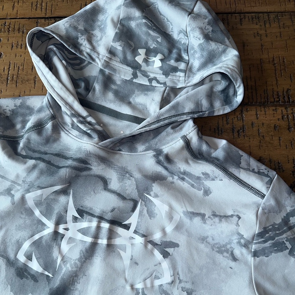 Under Armour Gray Camouflage Hoodie men’s medium
